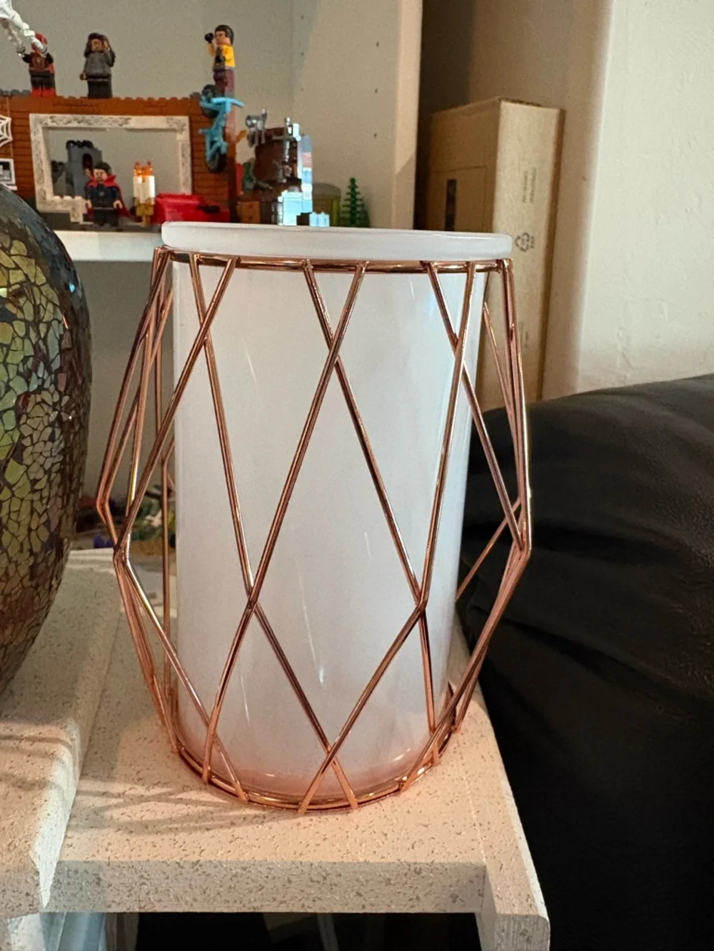 Scentsy Rose Gold Wire Warmer with White Glass
